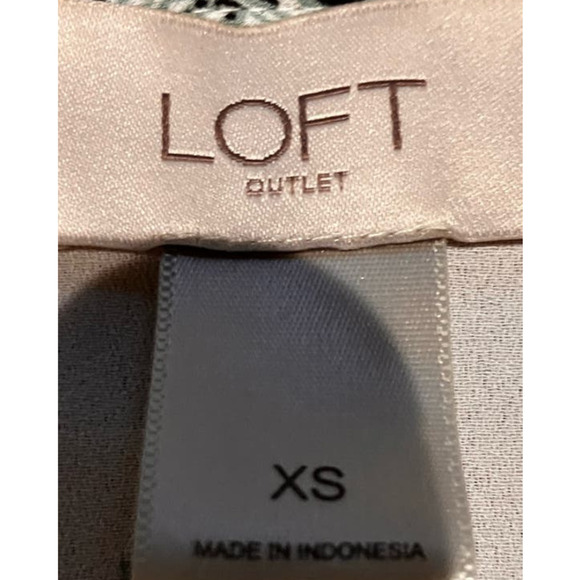 LOFT Outlet XS Sleeveless White Semi-Sheer Blouse Lightweight Summer Spring - Picture 8 of 10